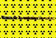 La contaminación nuclear o radioactiva se da cuando sustancias radioactivas son introducidas en un medio donde no debería haber, o por lo menos no con